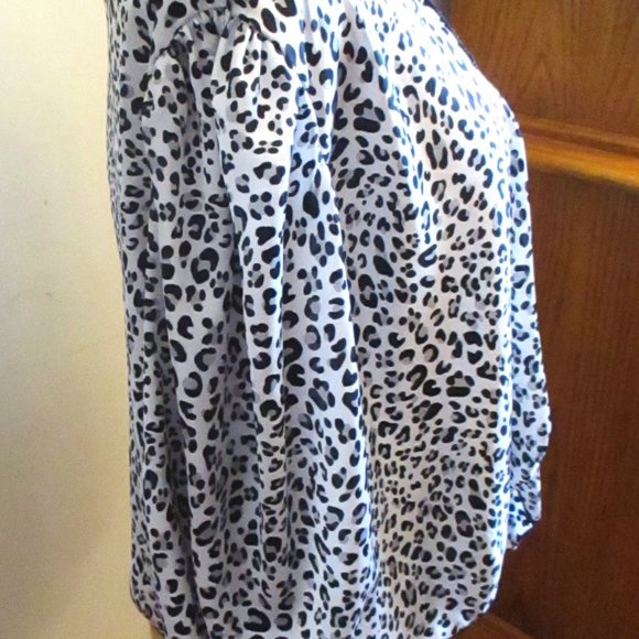 NWT! NY Invasion Womens Gray Animal Print Top, Front Tie, 3/4 Sleeve, Size 3X - Picture 4 of 10